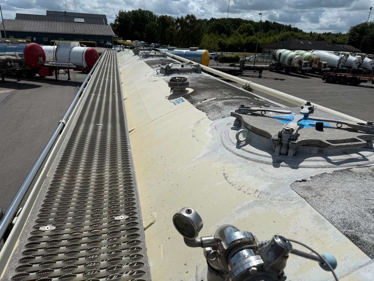 Silo semi-trailer Feldbinder 3 axle 63 m3 Silo trailer Feldbinder 3 axle 63 m3 Silo trailer: picture 20