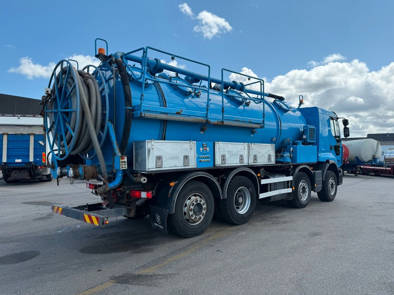 Renault Premium Lander 430.32 8x2*6 Simon Moos 18.100 L - Vacuum truck: picture 3 Renault Premium Lander 430.32 8x2*6 Simon Moos 18.100 L - Vacuum truck: picture 3