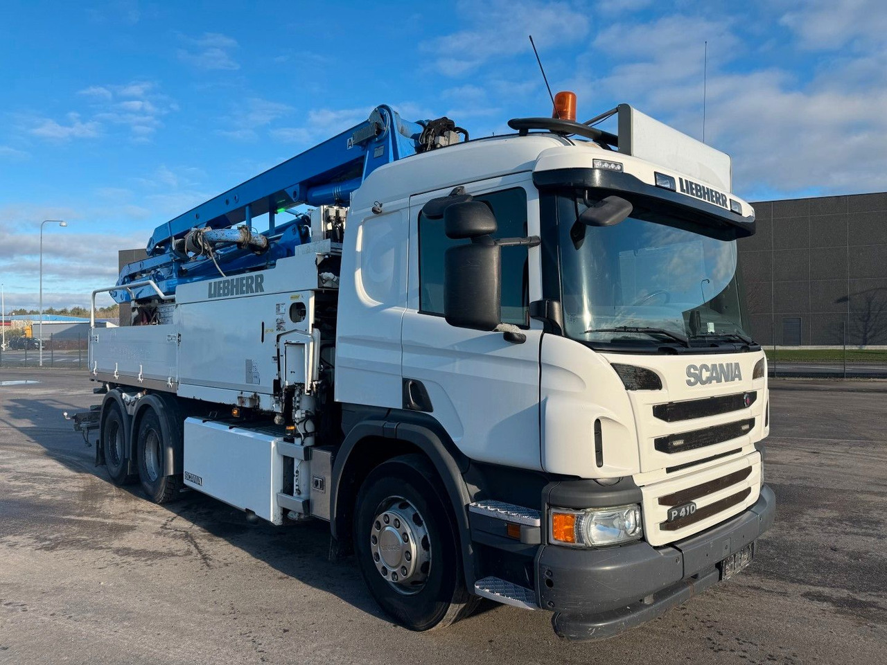 Scania P410 6x4 Liebherr THP 140 H 24 M4XH Concretepump - Concrete pump truck: picture 2 Scania P410 6x4 Liebherr THP 140 H 24 M4XH Concretepump - Concrete pump truck: picture 2