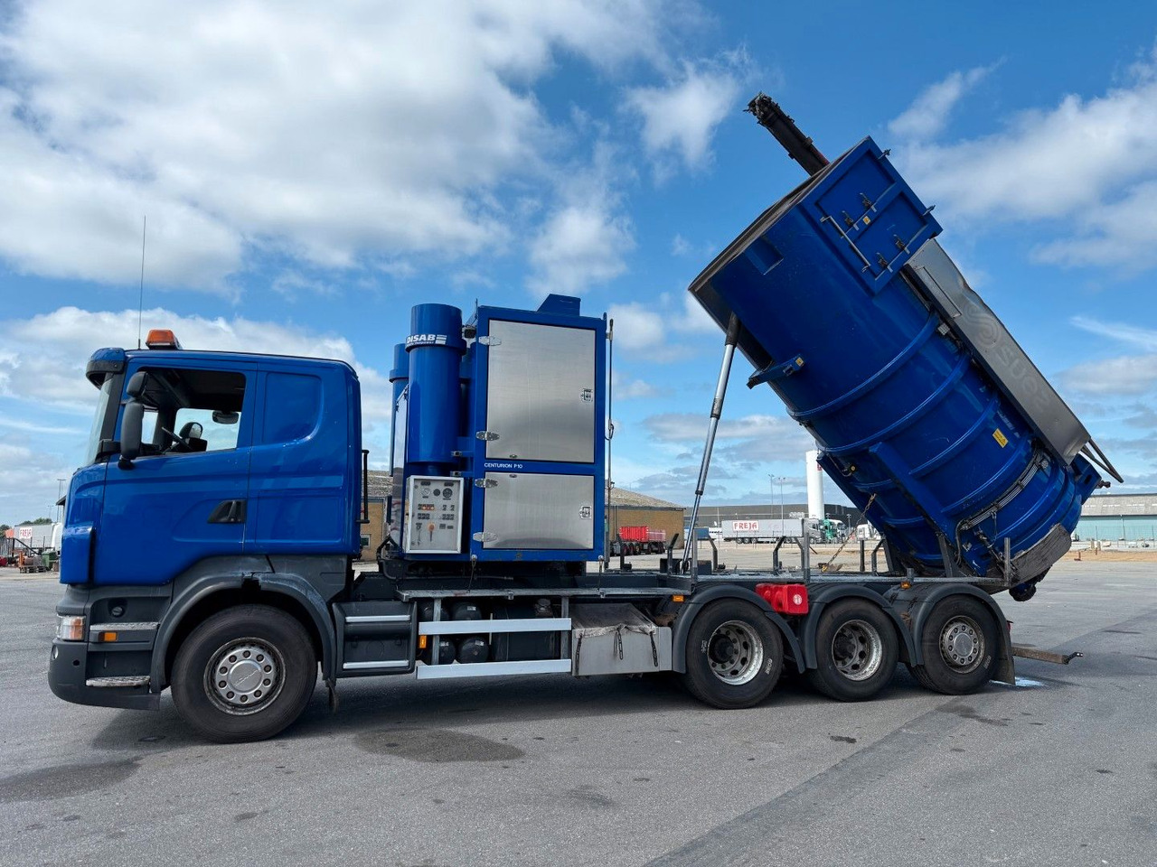 Scania R420 8x4*4 Vacuum Suction Disab Centurion P10 - Vacuum truck: picture 5 Scania R420 8x4*4 Vacuum Suction Disab Centurion P10 - Vacuum truck: picture 5