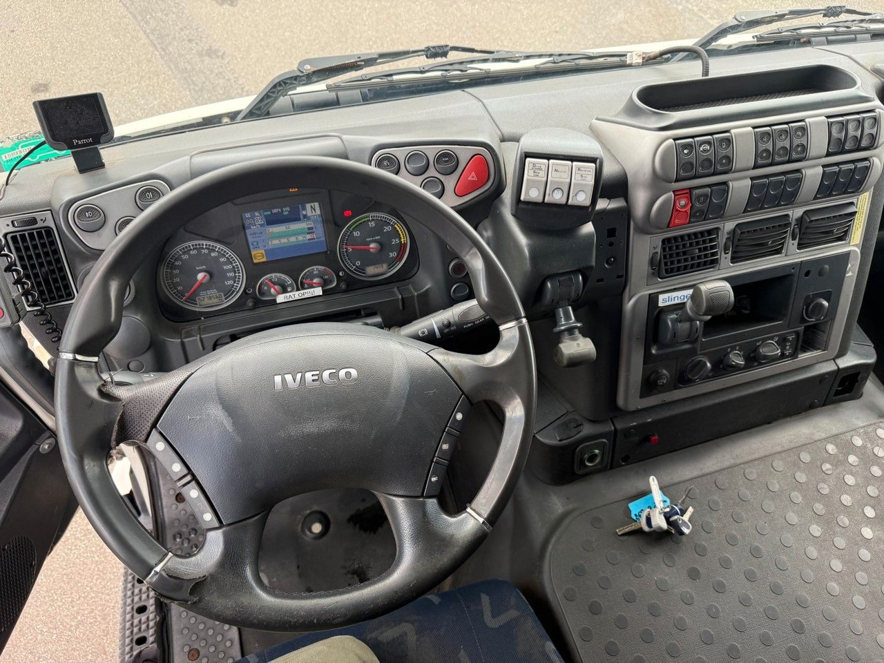 Tractor unit Iveco Stralis AT440S36T 4x2: picture 6