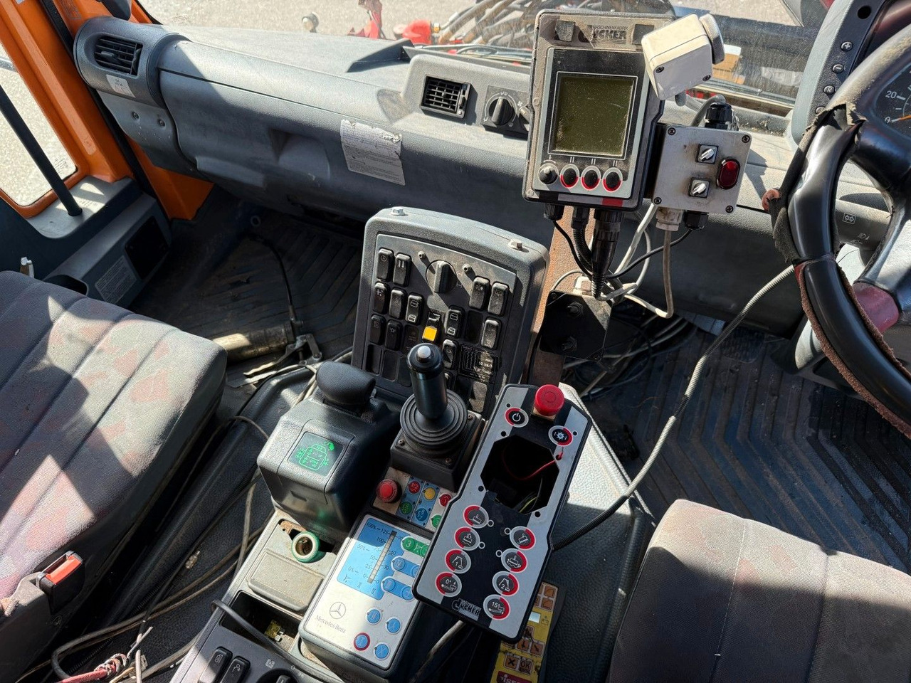 Tipper Unimog U500 4x4 / Dücker Kipper / Saug / Mäher  MKT 15R: picture 7