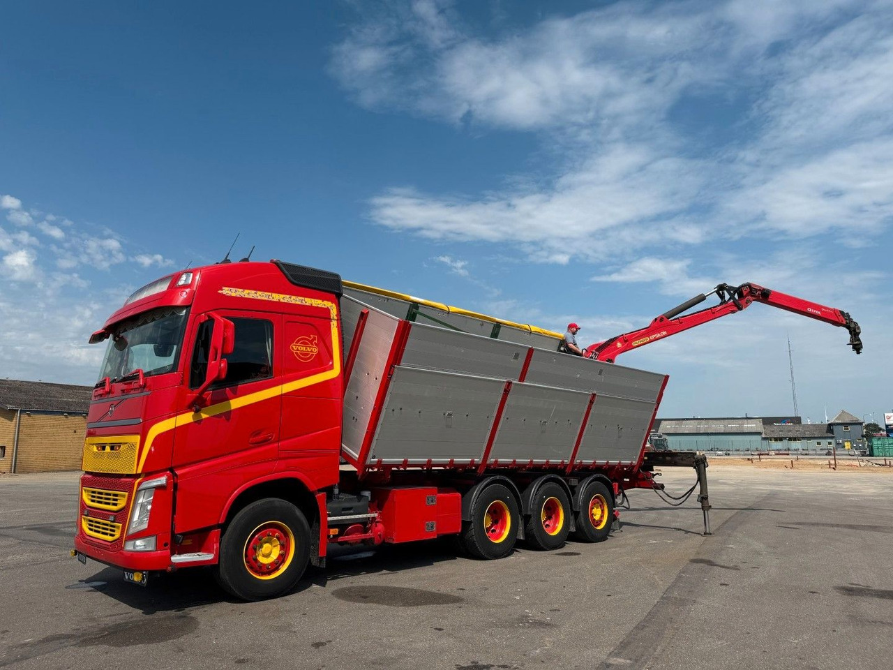 Volvo FH500 8x4*4 Tip / Palfinger Epsilon Q170L - Crane truck: picture 1 Volvo FH500 8x4*4 Tip / Palfinger Epsilon Q170L - Crane truck: picture 1