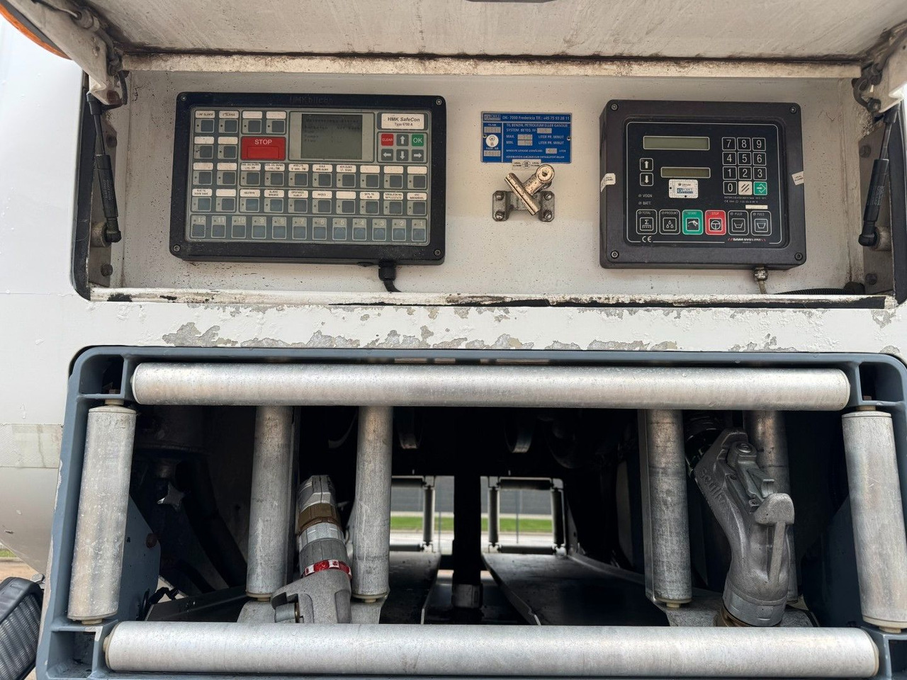 Tank truck Volvo FM 440 8x2*6 24.000 l. ADR Tanktruck: picture 13 Tank truck Volvo FM 440 8x2*6 24.000 l. ADR Tanktruck: picture 13