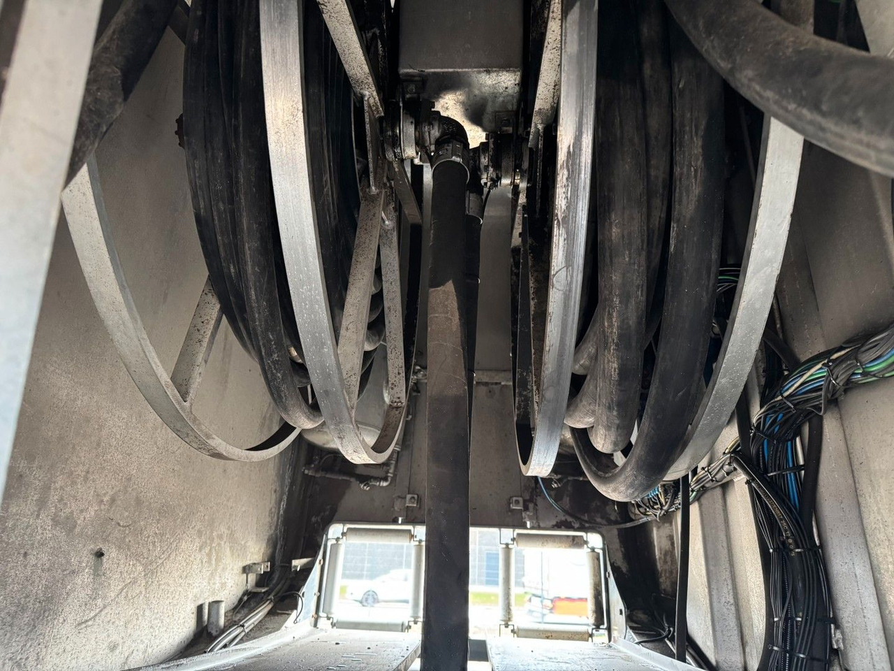 Tank truck Volvo FM 440 8x2*6 24.000 l. ADR Tanktruck: picture 15 Tank truck Volvo FM 440 8x2*6 24.000 l. ADR Tanktruck: picture 15