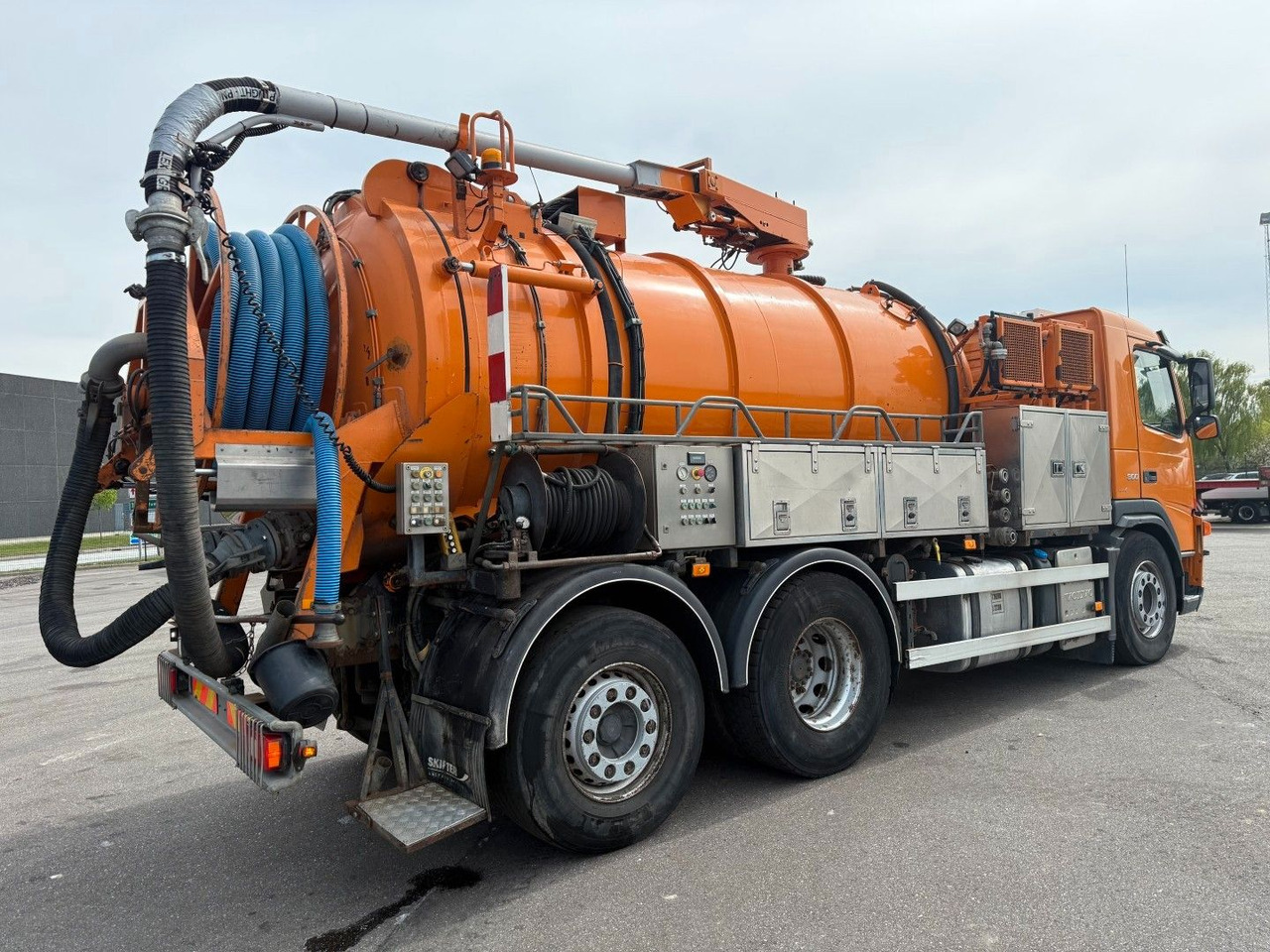 Volvo FM300 6x2*4 Simon Moos 10.500 l. Combi / Tipper - Vacuum truck: picture 3 Volvo FM300 6x2*4 Simon Moos 10.500 l. Combi / Tipper - Vacuum truck: picture 3