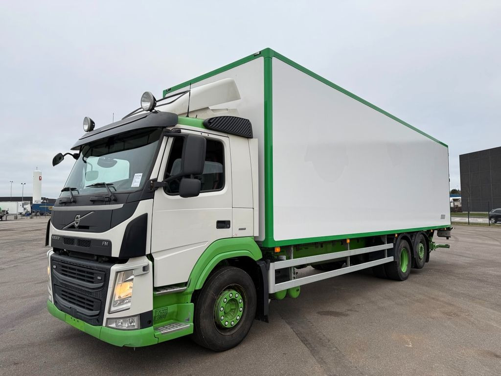 Volvo FM330 6x2*4 Igloocar 9,65 m. Box Year 2023 - Box truck: picture 1 Volvo FM330 6x2*4 Igloocar 9,65 m. Box Year 2023 - Box truck: picture 1
