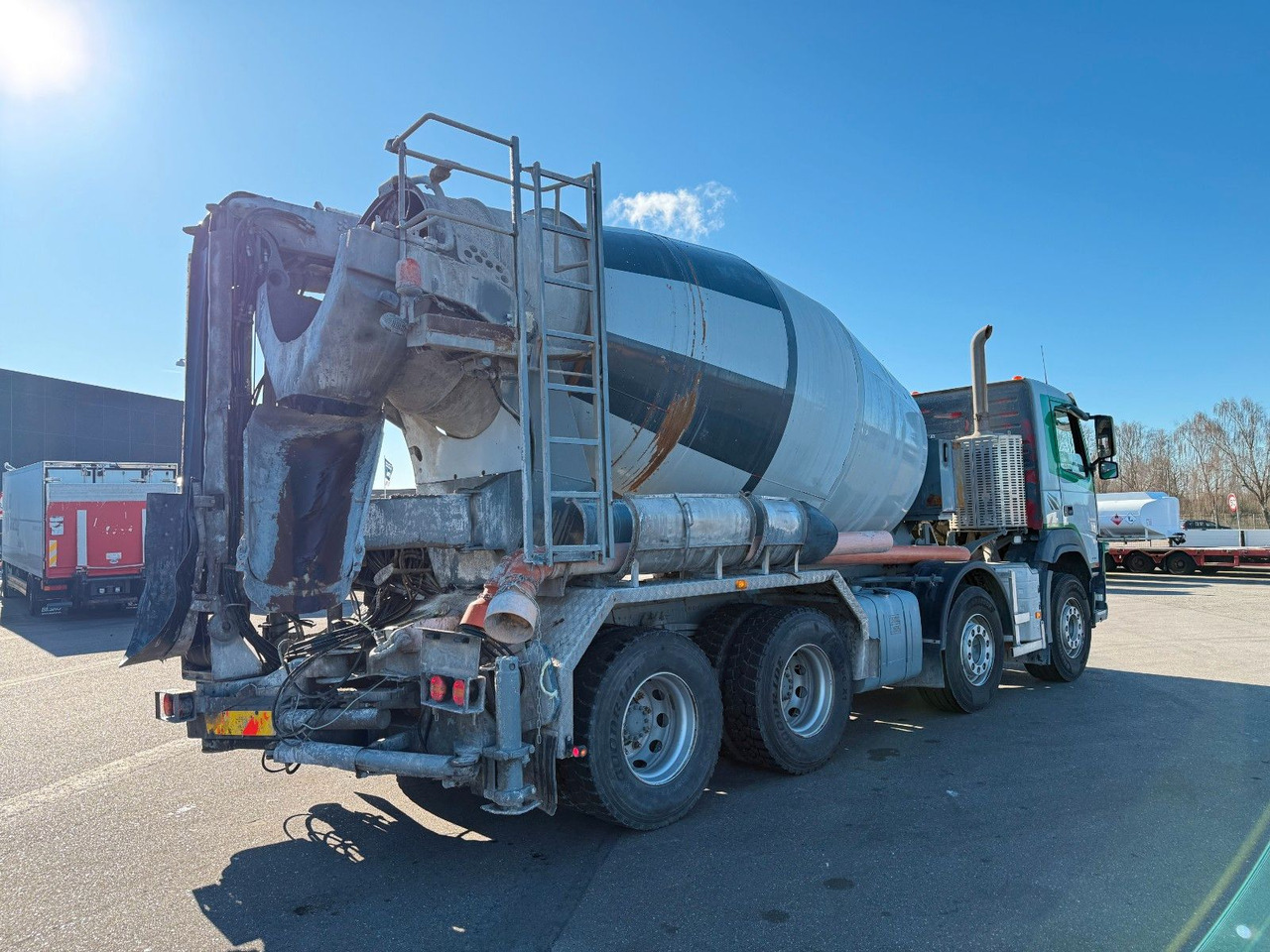 Volvo FM370 8x4 Springs 9 m3 Rodobelt 12-17 Euro 6 Volvo FM370 8x4 Springs 9 m3 Rodobelt 12-17 Euro 6 - Concrete mixer truck: picture 3 Volvo FM370 8x4 Springs 9 m3 Rodobelt 12-17 Euro 6 Volvo FM370 8x4 Springs 9 m3 Rodobelt 12-17 Euro 6 - Concrete mixer truck: picture 3