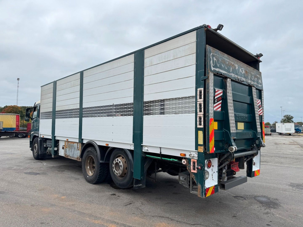 Volvo FM9 380 6x2*4 Tiertransporter / Livestock - Horse truck: picture 4 Volvo FM9 380 6x2*4 Tiertransporter / Livestock - Horse truck: picture 4