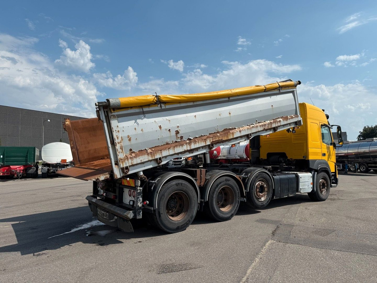 Volvo FMX500 8x4/4 Steel tipper Volvo FMX500 8x4/4 Steel tipper / Kipper - Tipper: picture 3 Volvo FMX500 8x4/4 Steel tipper Volvo FMX500 8x4/4 Steel tipper / Kipper - Tipper: picture 3