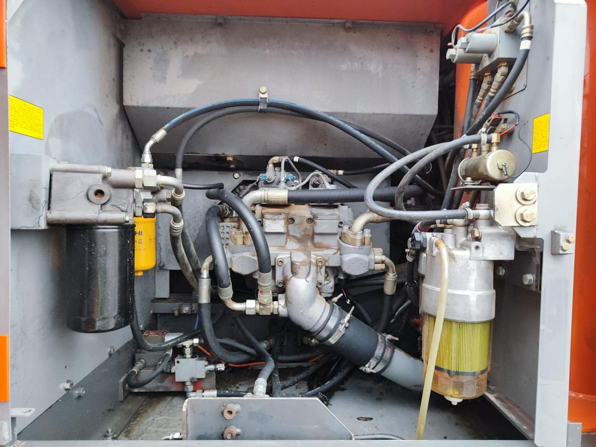 Crawler excavator Hitachi ZX280LC-3H: picture 7