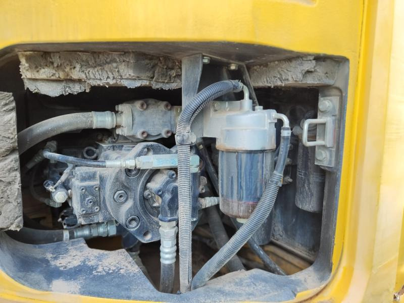 Crawler excavator New Holland E235B SR-2: picture 8