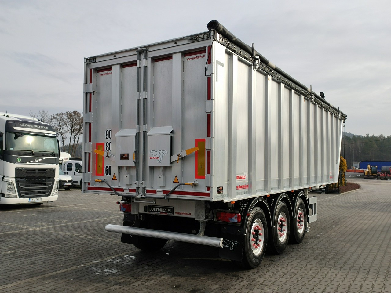 Benalu MULTIRUNNER 87 - Tipper semi-trailer: picture 5 Benalu MULTIRUNNER 87 - Tipper semi-trailer: picture 5