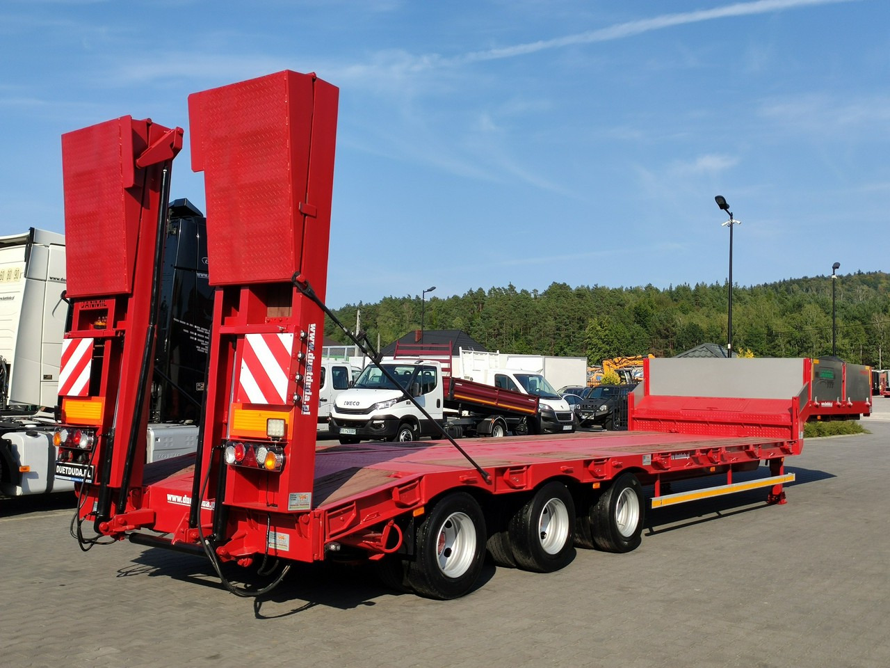 Bodex JANMIL Burtówka Laweta Niskopodłogowa Podczołgówka 3-Osie - Low loader semi-trailer: picture 3 Bodex JANMIL Burtówka Laweta Niskopodłogowa Podczołgówka 3-Osie - Low loader semi-trailer: picture 3