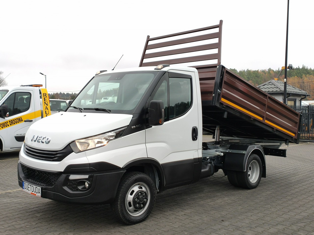 Iveco Daily 35C14 - Tipper van: picture 2 Iveco Daily 35C14 - Tipper van: picture 2
