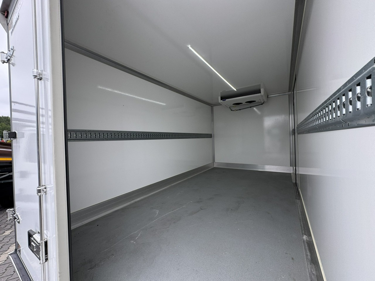Refrigerated van Iveco Daily 35S16 V: picture 25