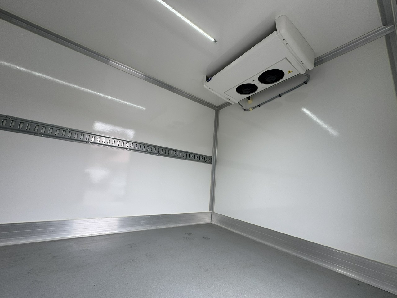Refrigerated van Iveco Daily 35S16 V: picture 17