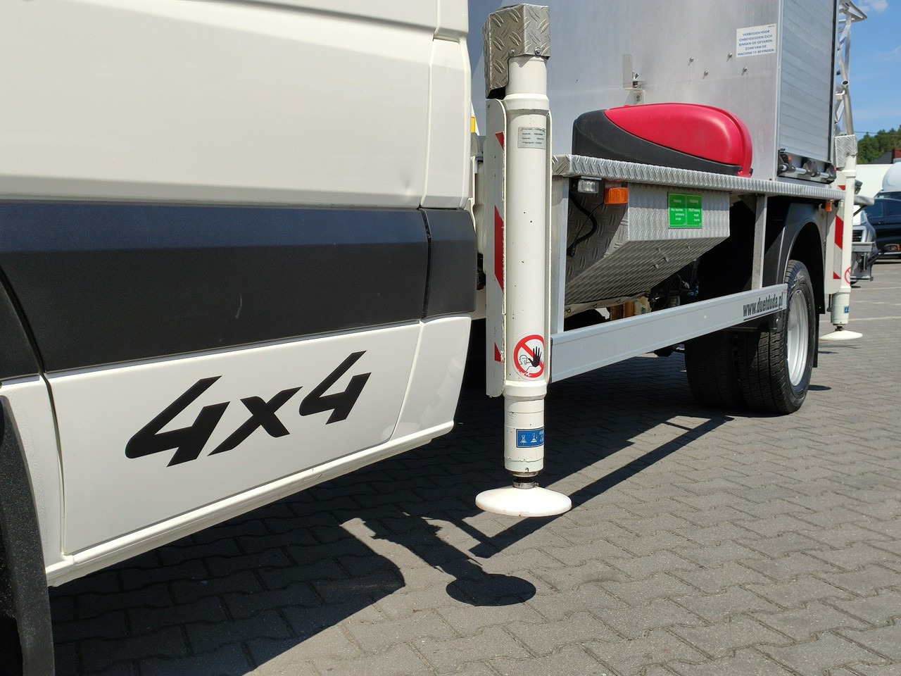 Iveco Volkswagen Crafter 4x4 Zwyżka 21m Palfinger P210BK JIP-Ogon udt - Truck mounted aerial platform: picture 4 Iveco Volkswagen Crafter 4x4 Zwyżka 21m Palfinger P210BK JIP-Ogon udt - Truck mounted aerial platform: picture 4