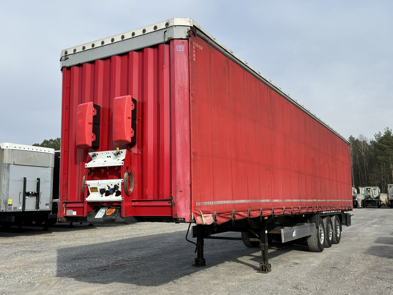 Krone Standard OŚ Podnoszona SAF - Curtainsider semi-trailer: picture 3 Krone Standard OŚ Podnoszona SAF - Curtainsider semi-trailer: picture 3