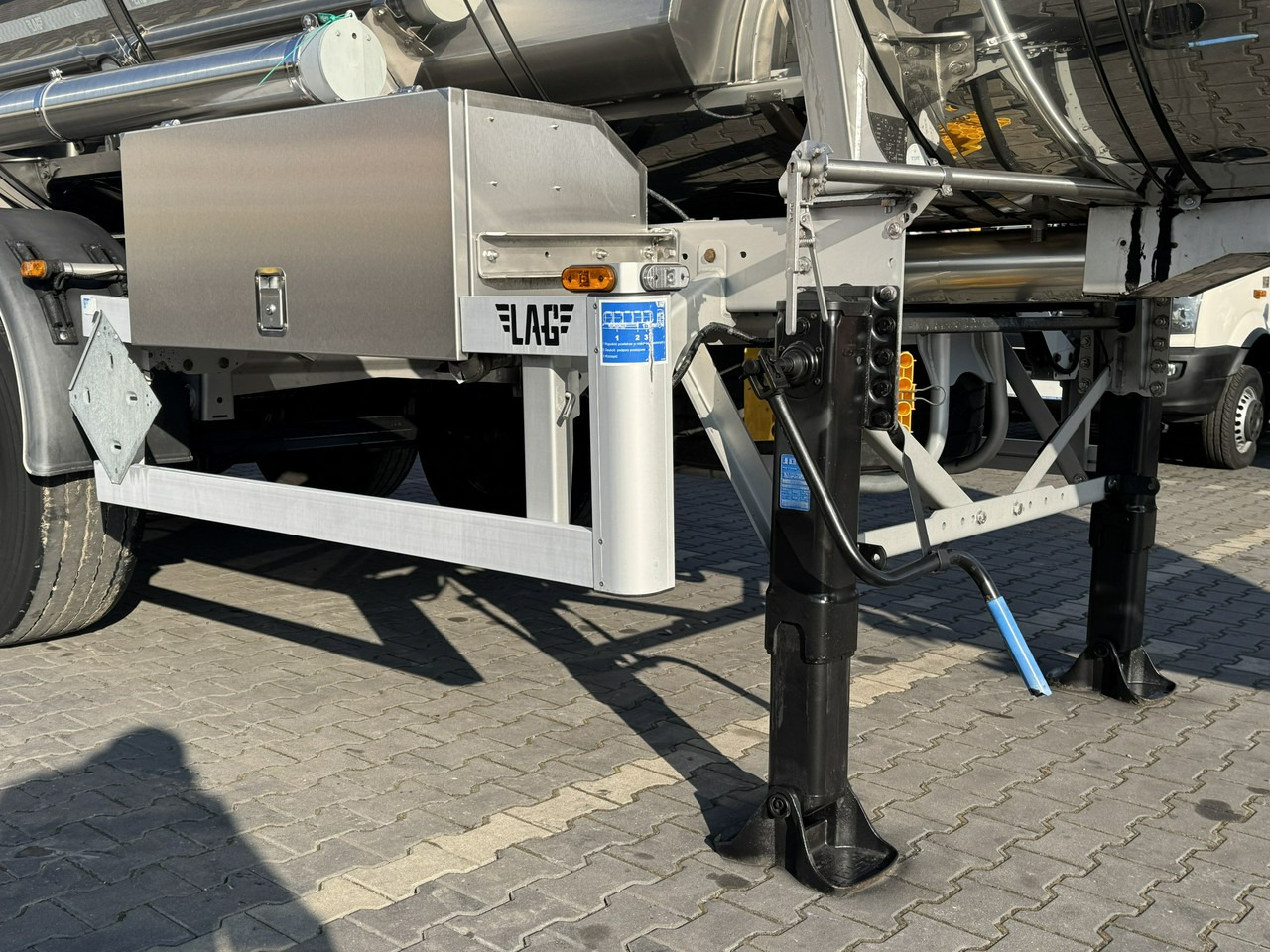 Tank semi-trailer Lag Spożywcza Magyar Izolowana Webasto Pompa Elektryczna do Zrzutu: picture 12