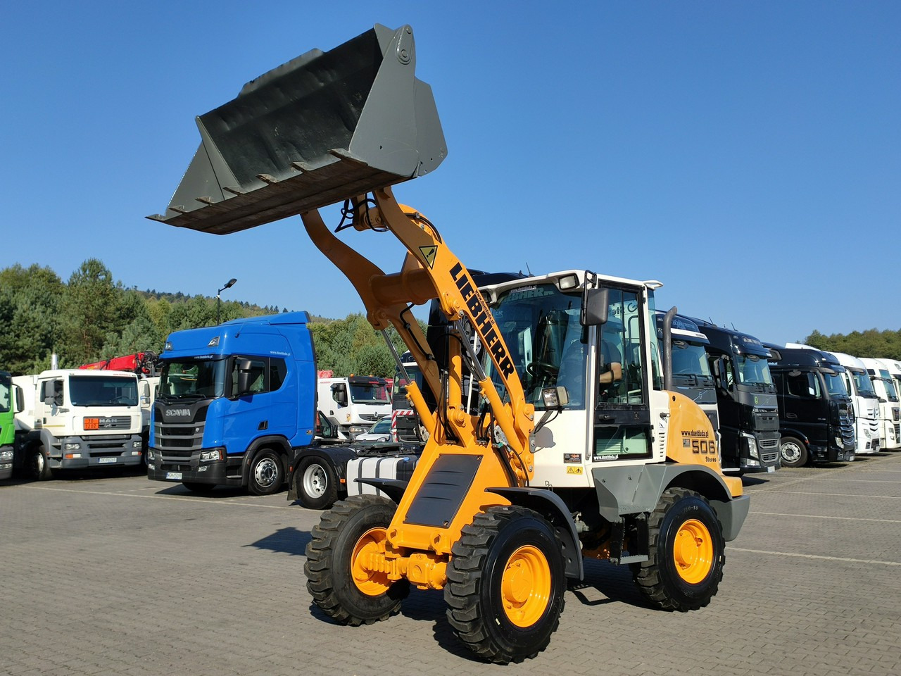 Liebherr L 506 STEREO Szybkozłącze / Łyżka Krokodyl + Widły Waga 6300kg - Compact loader: picture 1 Liebherr L 506 STEREO Szybkozłącze / Łyżka Krokodyl + Widły Waga 6300kg - Compact loader: picture 1