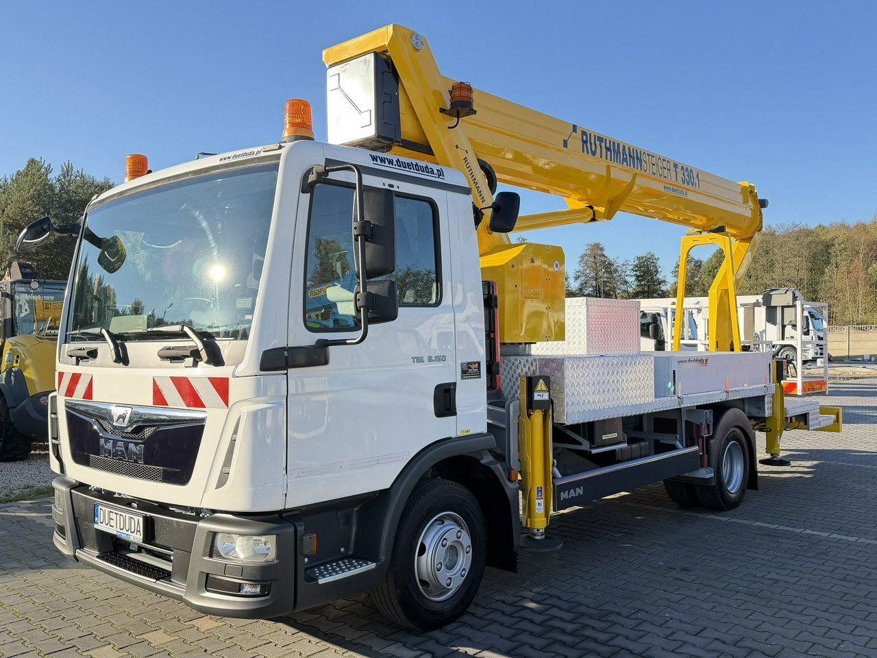 MAN TGL 7.150 Zwyżka Ruthmann T330 33-Metry w bok 21m Mały przebieg - Truck mounted aerial platform: picture 4 MAN TGL 7.150 Zwyżka Ruthmann T330 33-Metry w bok 21m Mały przebieg - Truck mounted aerial platform: picture 4