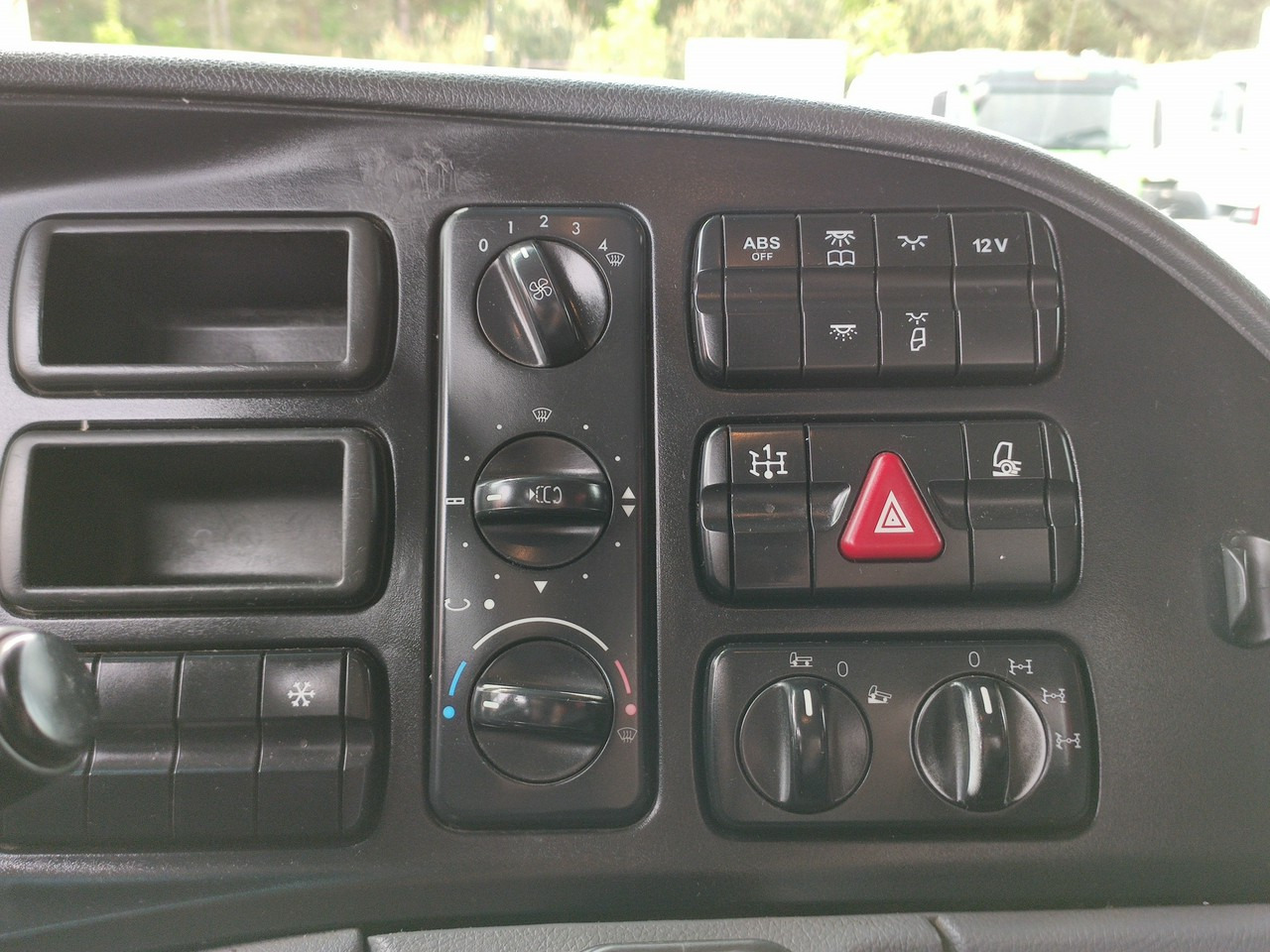 Leasing of Mercedes Actros 4141 8x6 Wywrot SKIBICKI Automat EPS ze Sprzegłem !!! Mercedes Actros 4141 8x6 Wywrot SKIBICKI Automat EPS ze Sprzegłem !!!: picture 47