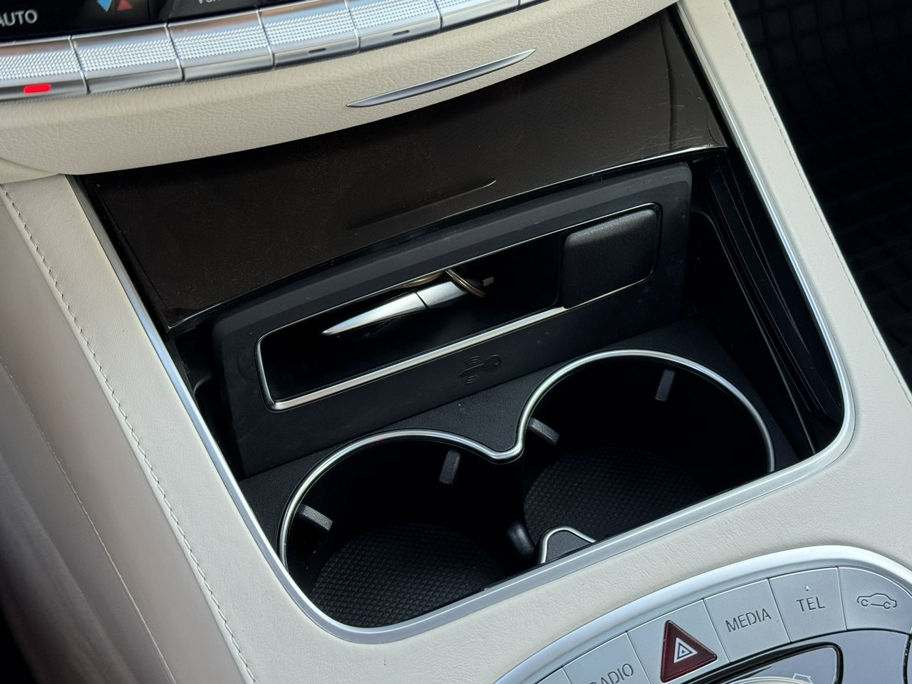 Sedan Mercedes S 450: picture 39