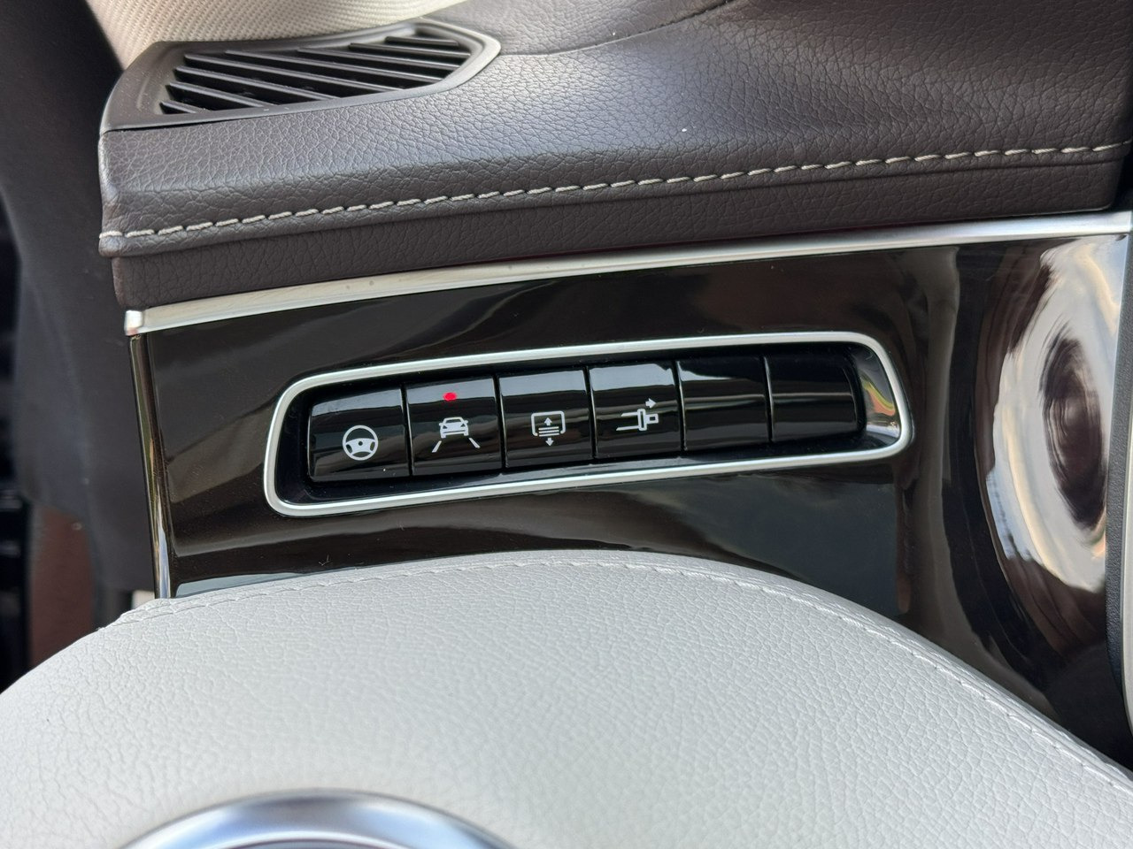 Sedan Mercedes S 450: picture 22