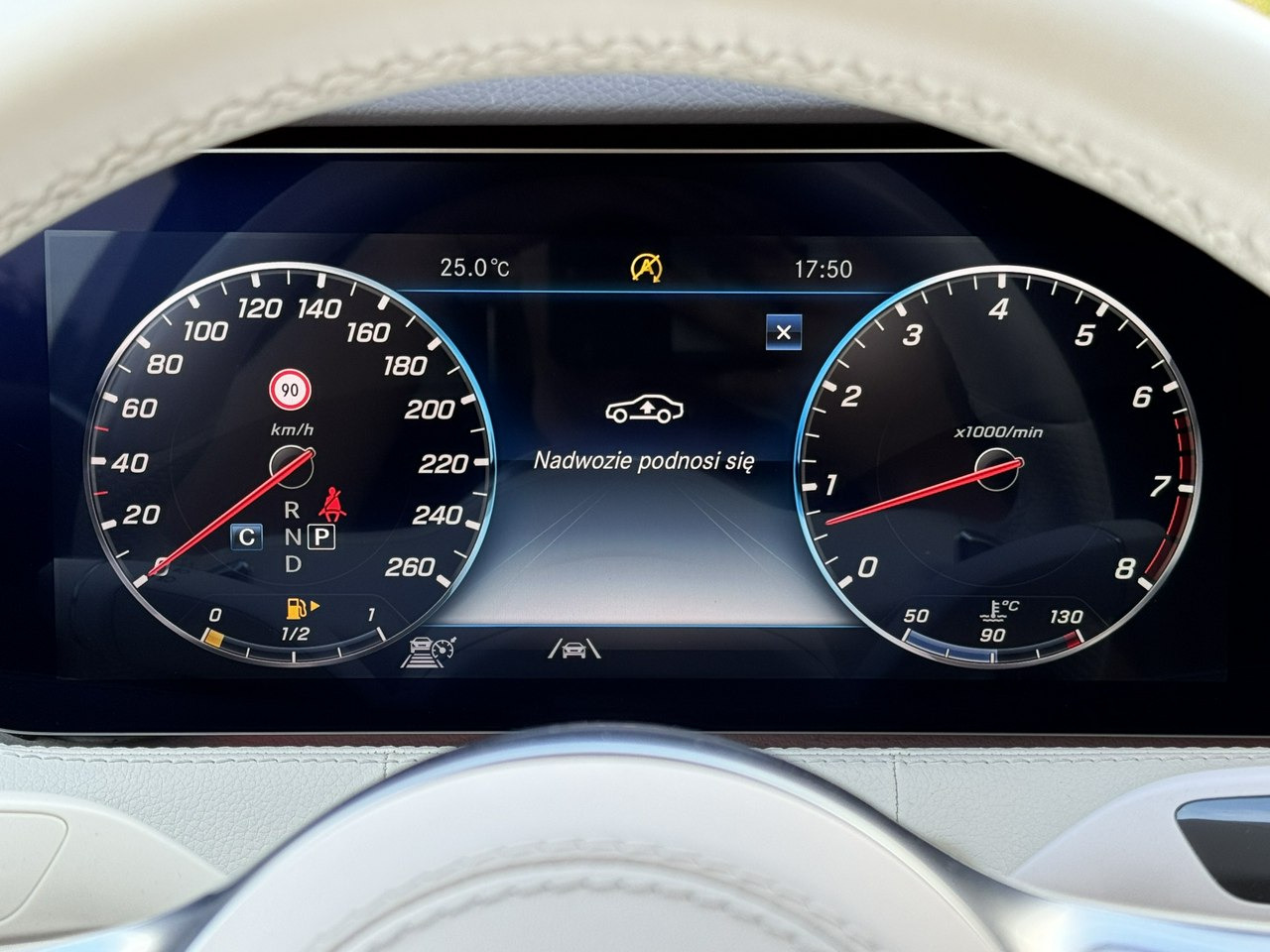 Sedan Mercedes S 450: picture 26