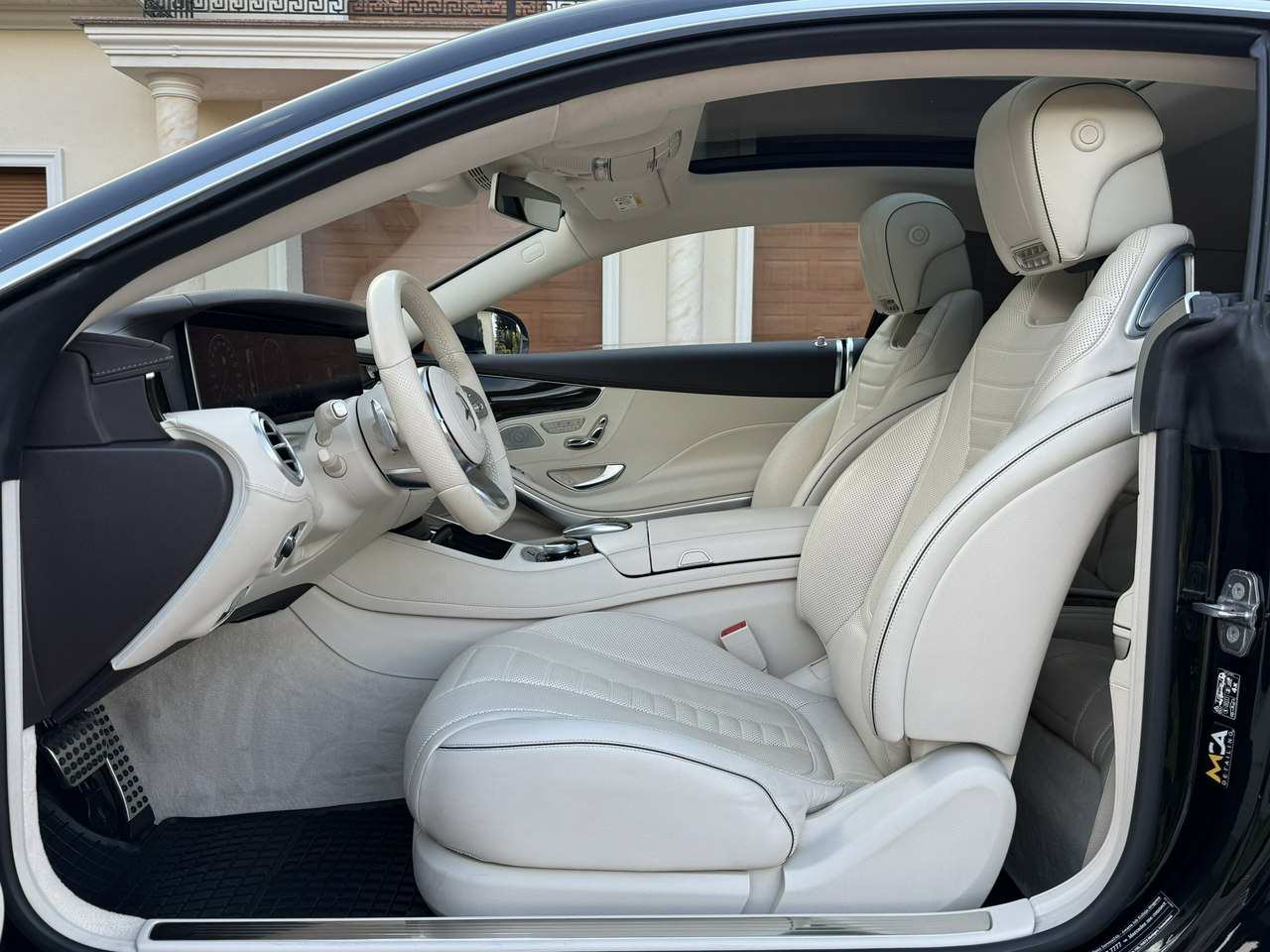 Sedan Mercedes S 450: picture 20