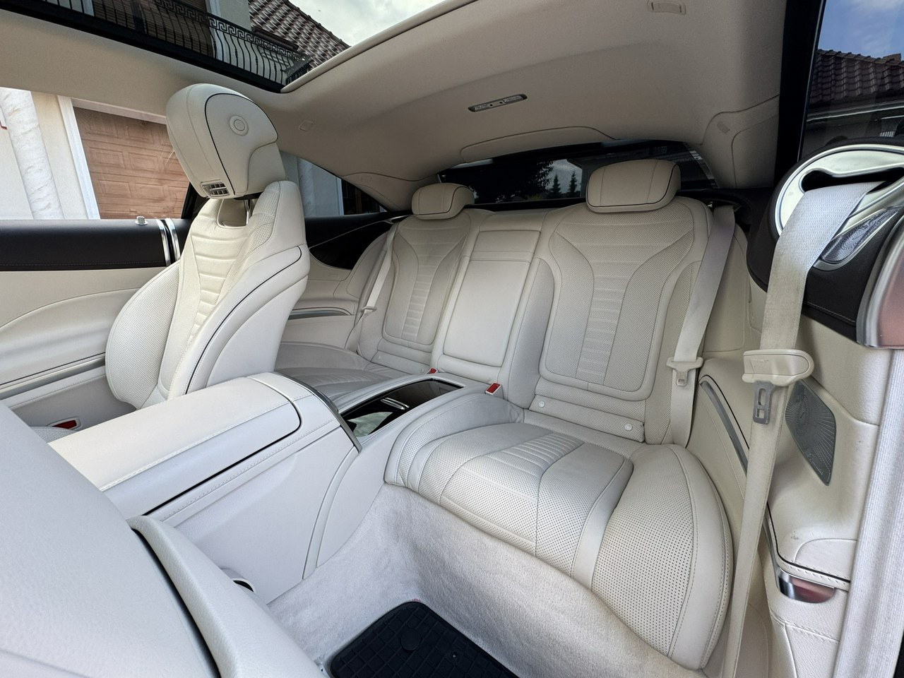 Sedan Mercedes S 450: picture 42