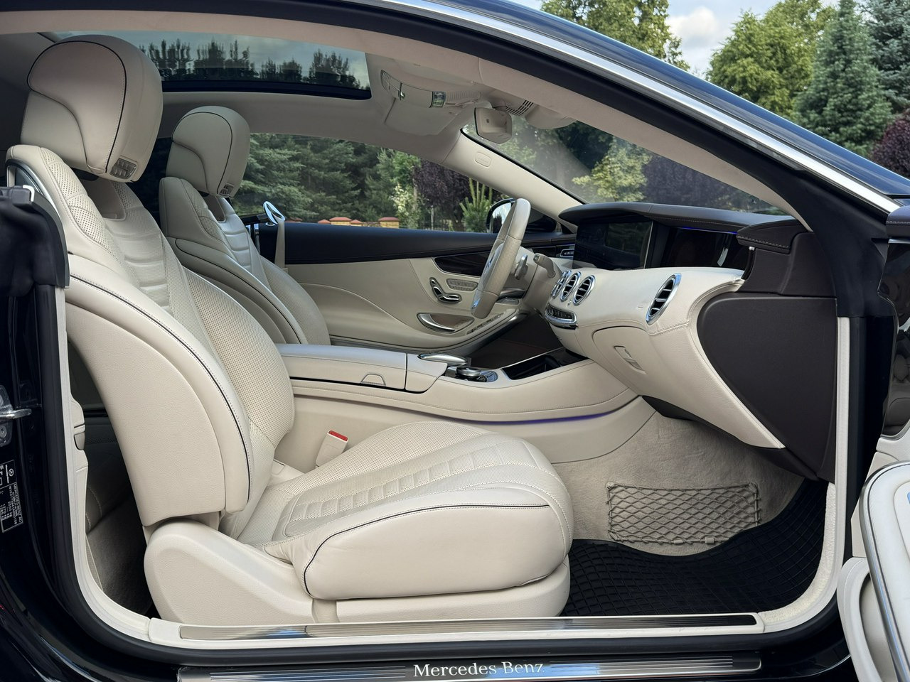 Sedan Mercedes S 450: picture 48