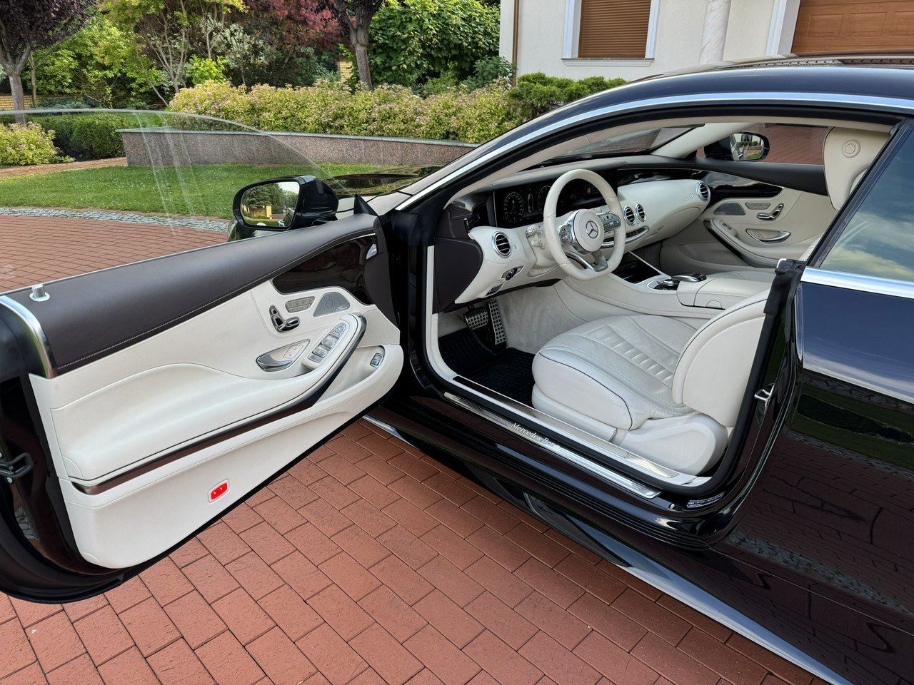 Sedan Mercedes S 450: picture 18
