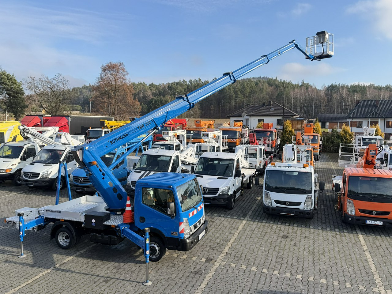 Nissan Cabstar - Truck mounted aerial platform: picture 1 Nissan Cabstar - Truck mounted aerial platform: picture 1