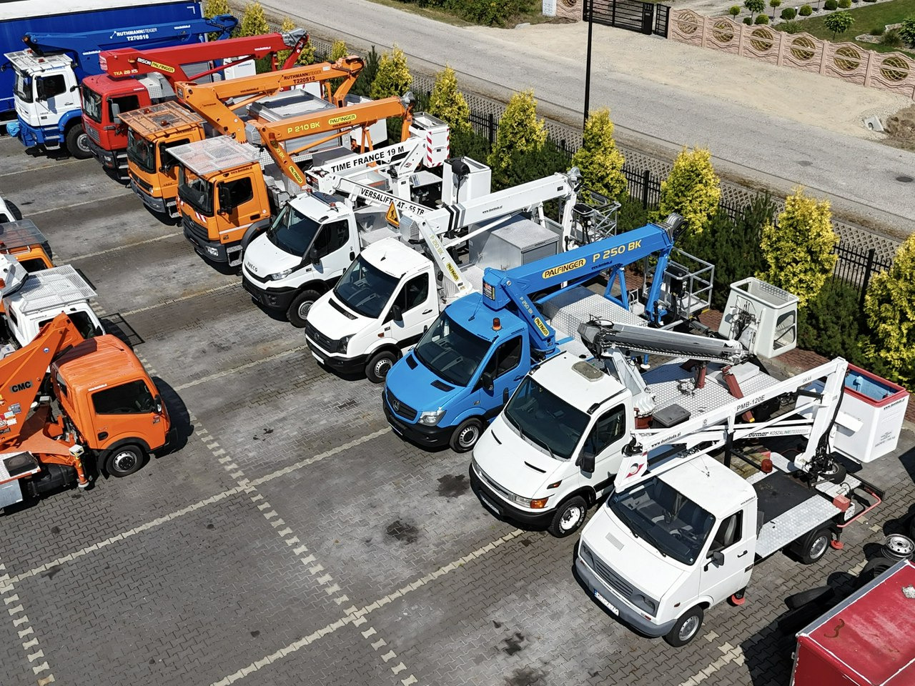 Nissan Zwyżka Podnośnik Koszowy 4X4 CABSTAR MAXITY SPRINTER - Truck mounted aerial platform: picture 4 Nissan Zwyżka Podnośnik Koszowy 4X4 CABSTAR MAXITY SPRINTER - Truck mounted aerial platform: picture 4