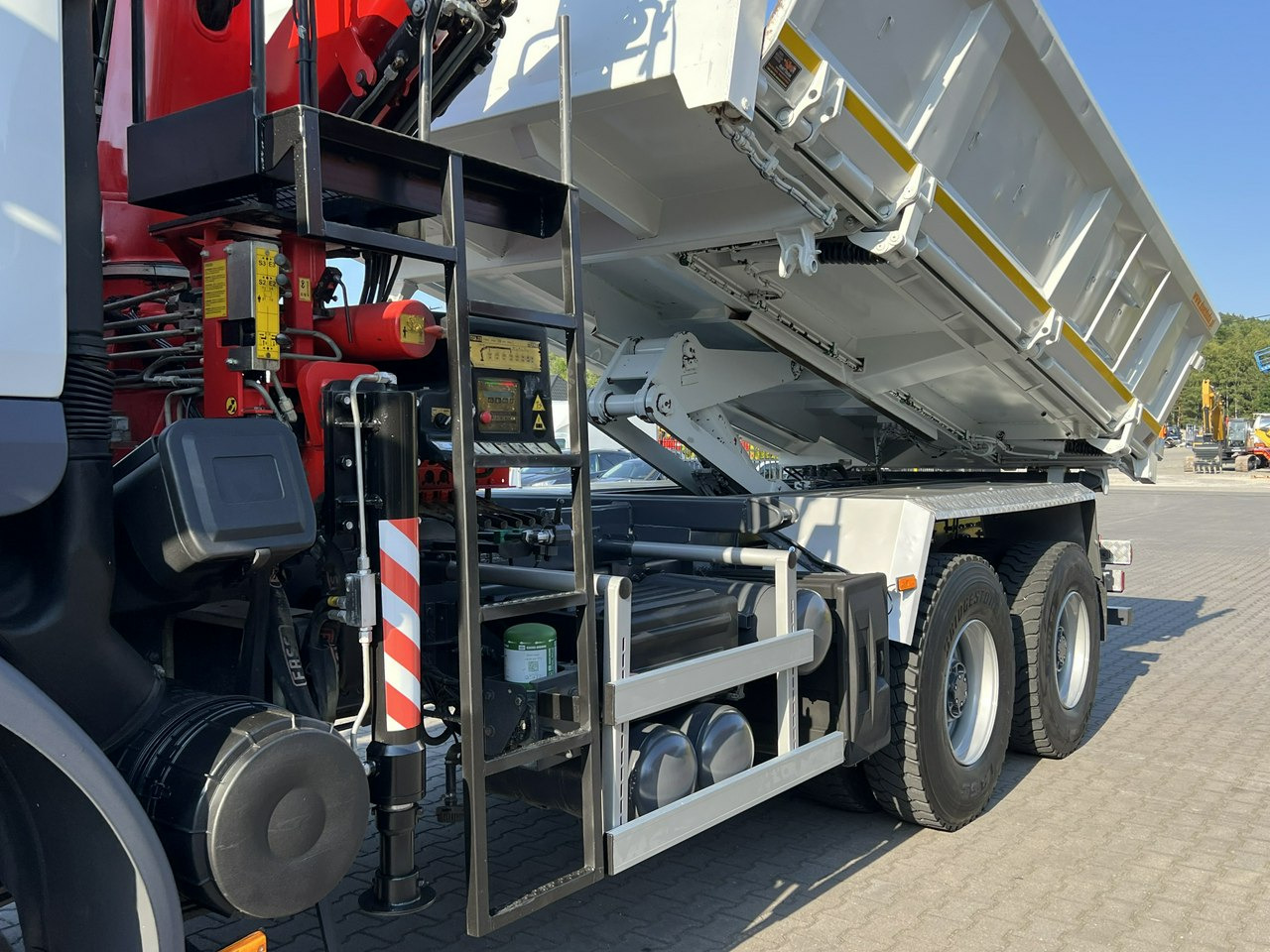 Renault Kerax 26.390 6x4 Mocny HDS FASSI F170 Sterowanie Radiowe - Other machinery: picture 5 Renault Kerax 26.390 6x4 Mocny HDS FASSI F170 Sterowanie Radiowe - Other machinery: picture 5