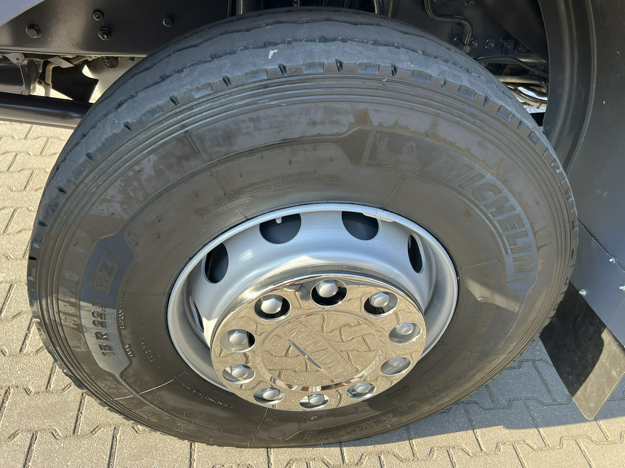 Renault Kerax 26.390 6x4 Mocny HDS FASSI F170 Sterowanie Radiowe - Tipper, Crane truck: picture 4 Renault Kerax 26.390 6x4 Mocny HDS FASSI F170 Sterowanie Radiowe - Tipper, Crane truck: picture 4