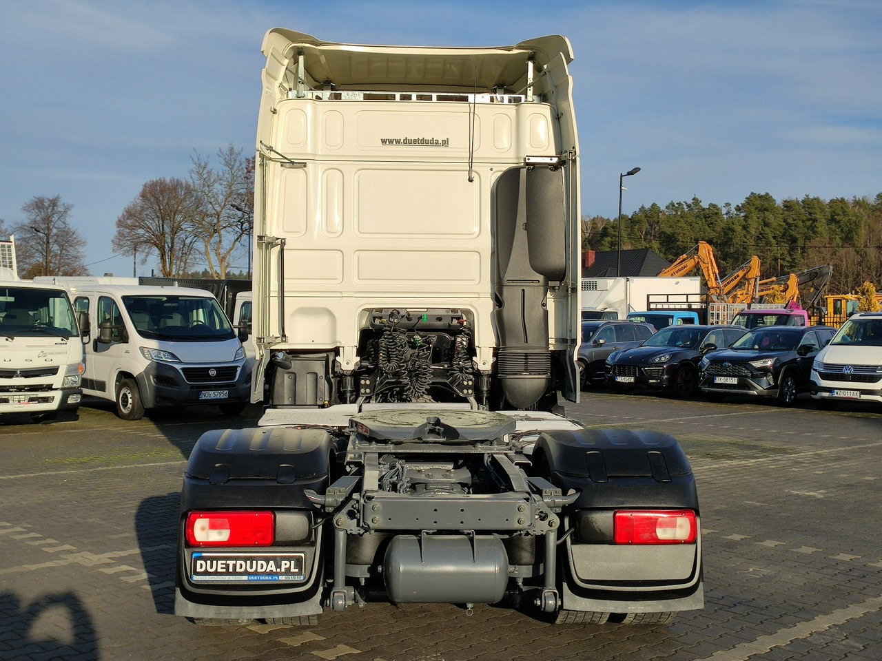 Tractor unit DAF XF 106.460 Euro 6 LowDeck Mega: picture 12