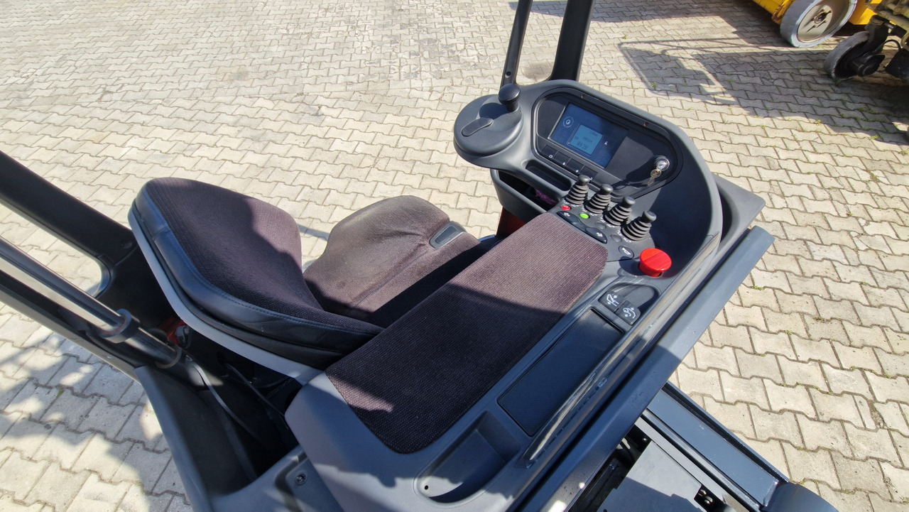 Side loader LINDE R 14 - 01: picture 8