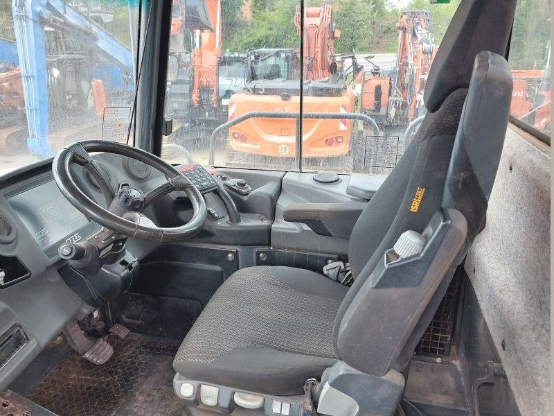 Articulated dumper Bell B 45 E: picture 8