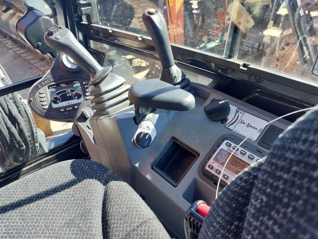 Mini excavator Bobcat E 27: picture 11