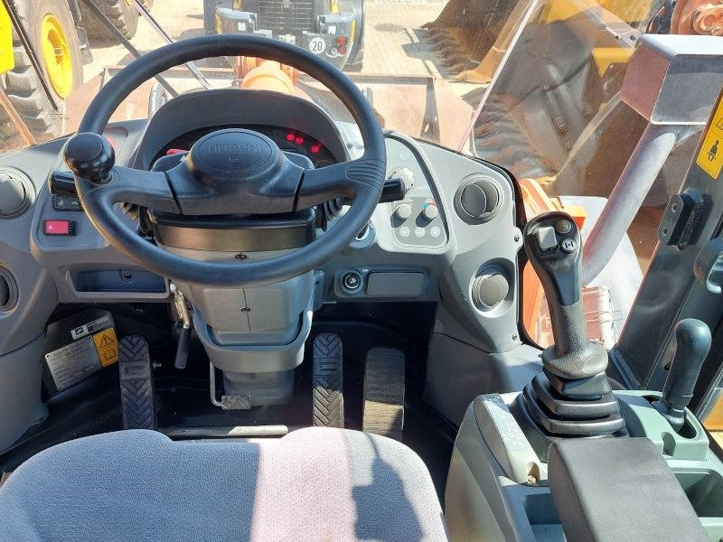 Wheel loader Hitachi ZW 250-6: picture 11 Wheel loader Hitachi ZW 250-6: picture 11