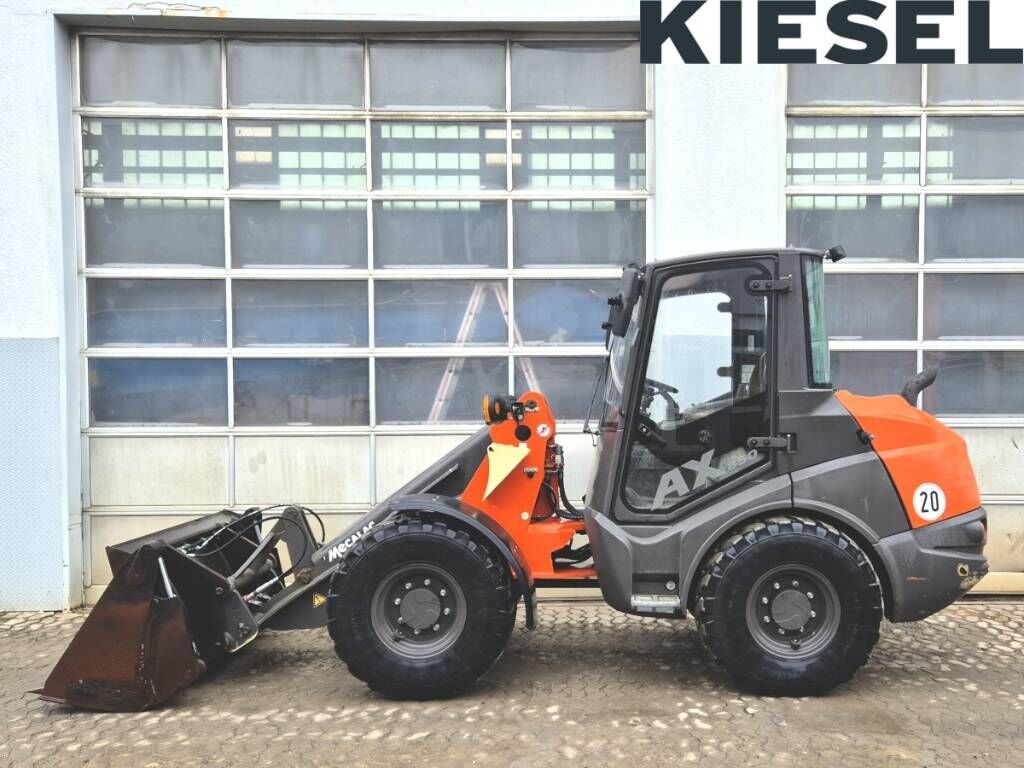 Mecalac AX 850 - Skid steer loader: picture 1 Mecalac AX 850 - Skid steer loader: picture 1