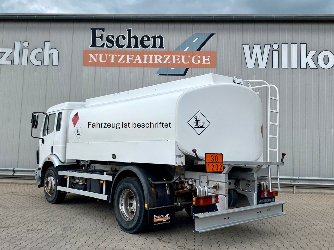 Mercedes-Benz 1820 SK | Speier A3*2x Kammern*13.700ltr*Navi - Tank truck: picture 3 Mercedes-Benz 1820 SK | Speier A3*2x Kammern*13.700ltr*Navi - Tank truck: picture 3