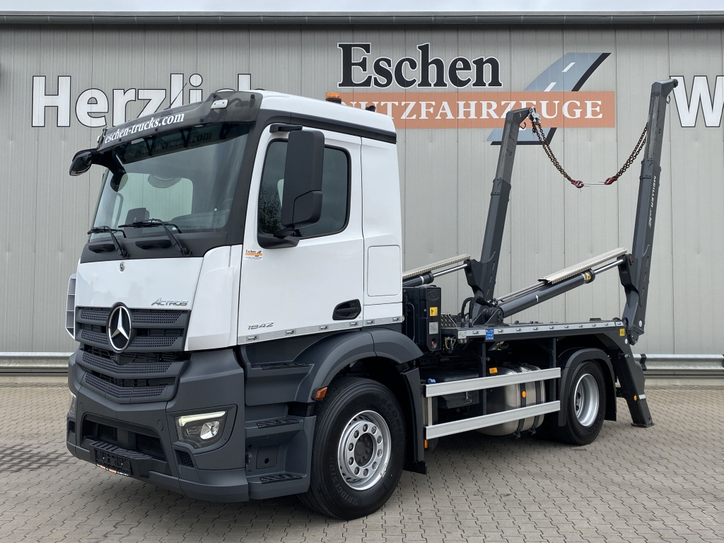 Mercedes-Benz 1842 L Actros - Skip loader truck: picture 1 Mercedes-Benz 1842 L Actros - Skip loader truck: picture 1