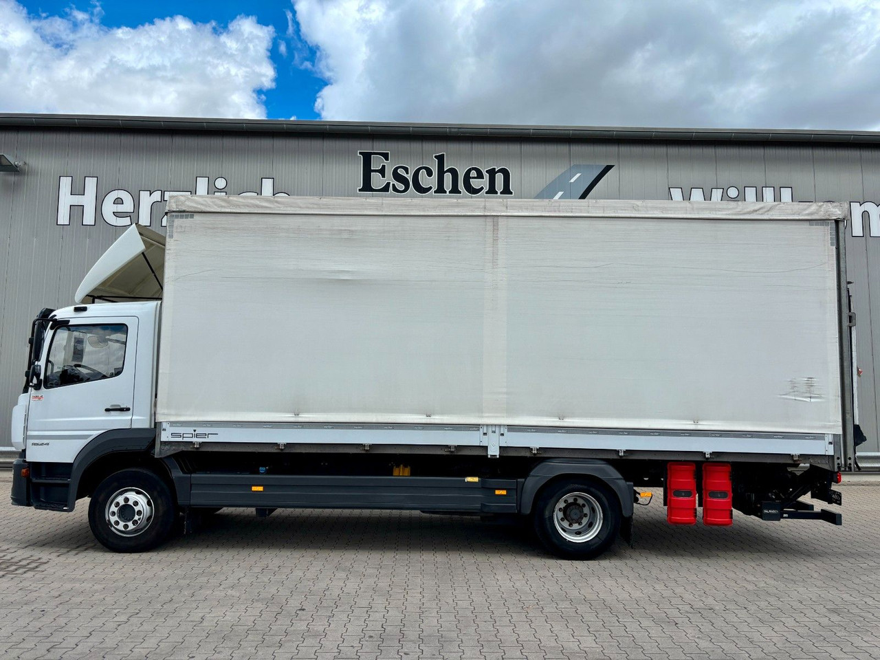 Mercedes-Benz Atego 1624 I 2,66m Höhe*Pritsche*Plane*LBW*AHK - Curtainsider truck: picture 2 Mercedes-Benz Atego 1624 I 2,66m Höhe*Pritsche*Plane*LBW*AHK - Curtainsider truck: picture 2