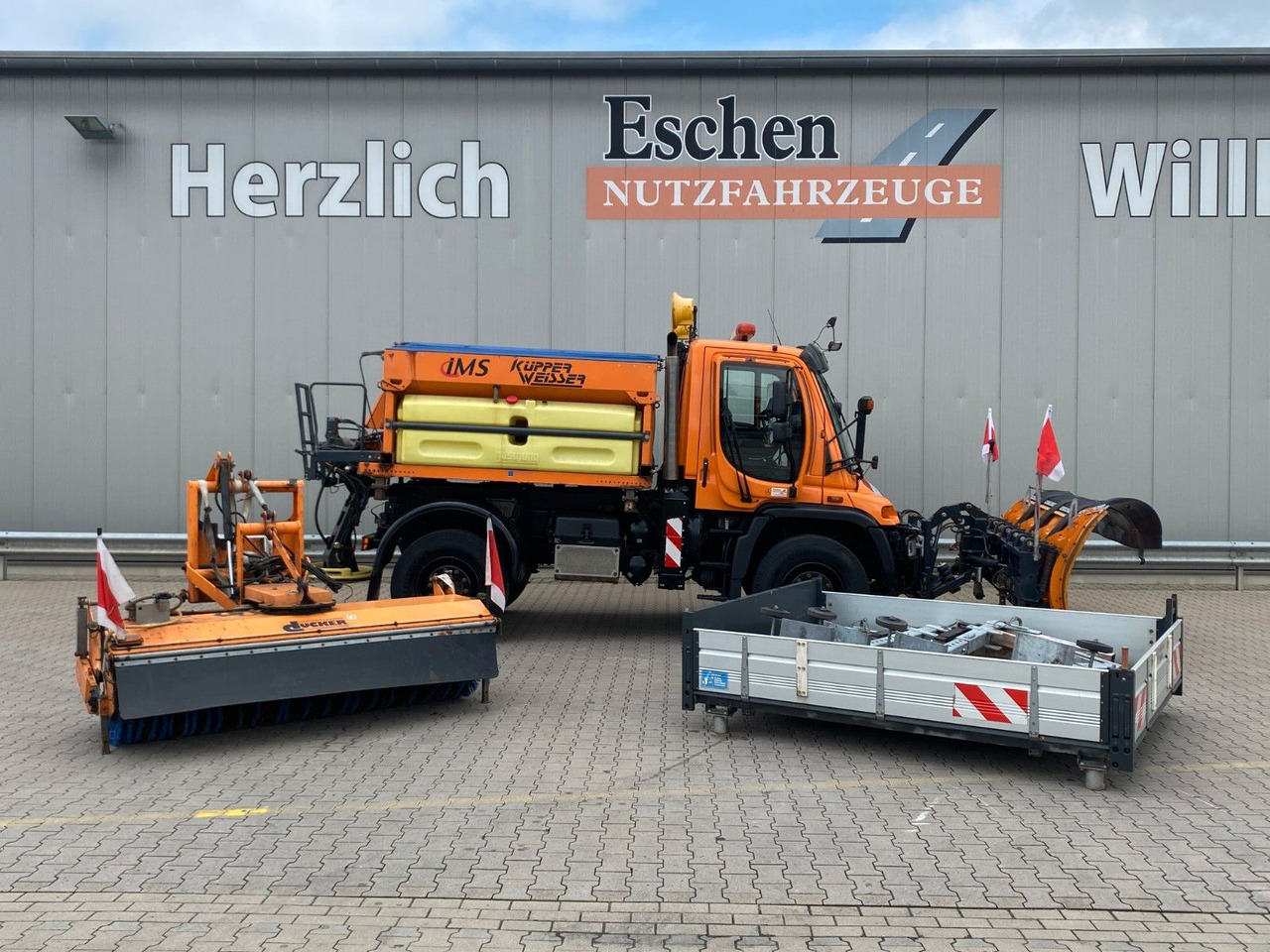 Unimog U 500 4x4 | Winterdienst*+4x Anbauten!Telligent - Snow removal vehicle: picture 1 Unimog U 500 4x4 | Winterdienst*+4x Anbauten!Telligent - Snow removal vehicle: picture 1