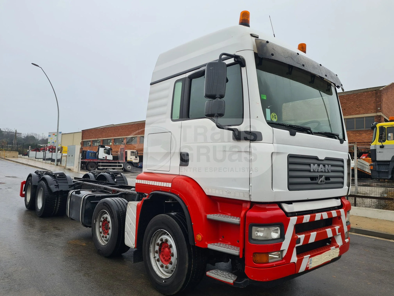 Camión MAN TGA 35.390 de ocasión + F800BXP.26 - Cab chassis truck: picture 1 Camión MAN TGA 35.390 de ocasión + F800BXP.26 - Cab chassis truck: picture 1