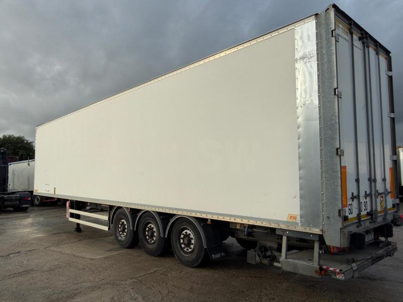 Fruehauf - Closed box semi-trailer: picture 2 Fruehauf - Closed box semi-trailer: picture 2